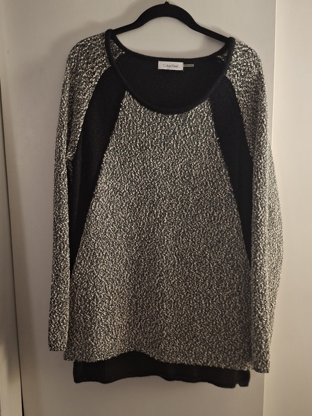 Calvin Klein Women's Black & Gray Textured Sweater